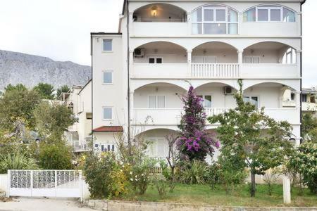 Apartmani Mlikotic Dugi Rat Εξωτερικό φωτογραφία